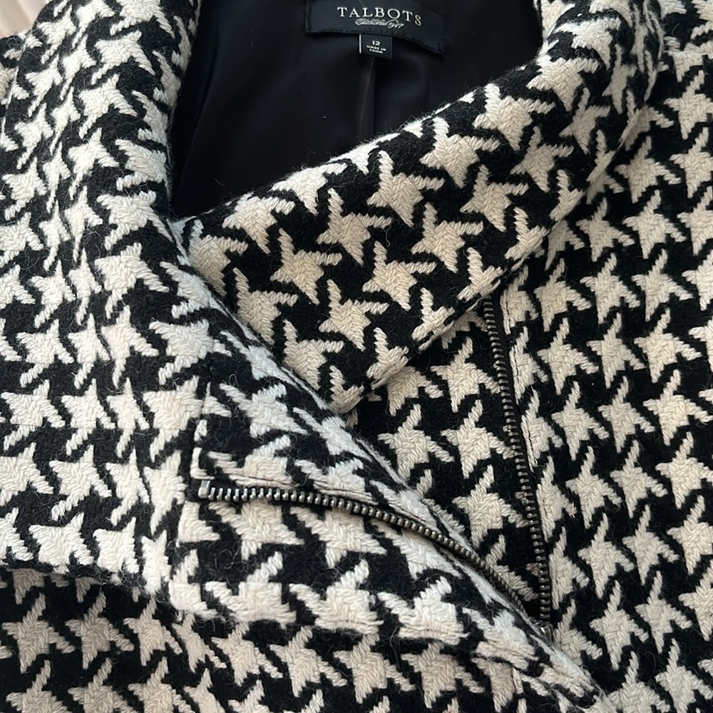 SALE🎁Talbots black and off white wool jacket/blazer in size 12. Very chic. - Picture 7 of 14